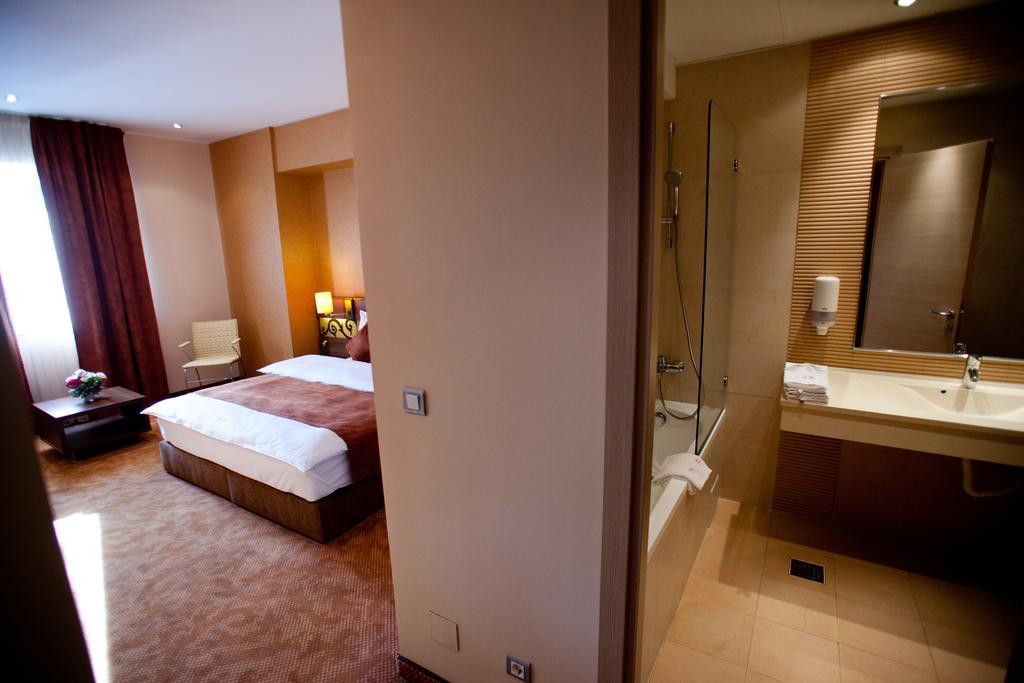 בוקרשט Top Rooms Aparthotel מראה חיצוני תמונה