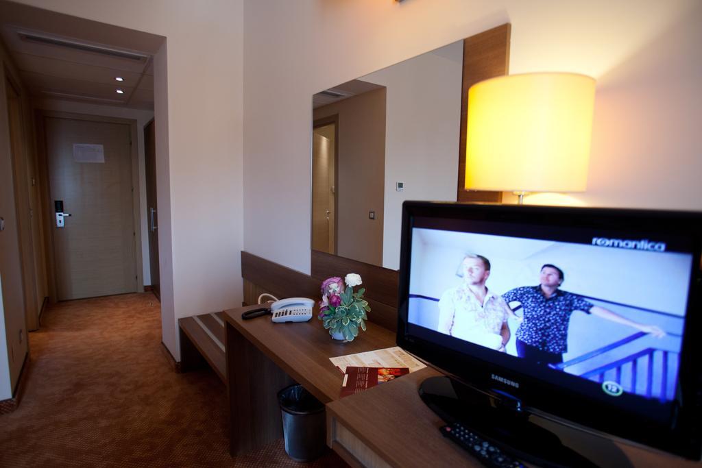 בוקרשט Top Rooms Aparthotel מראה חיצוני תמונה